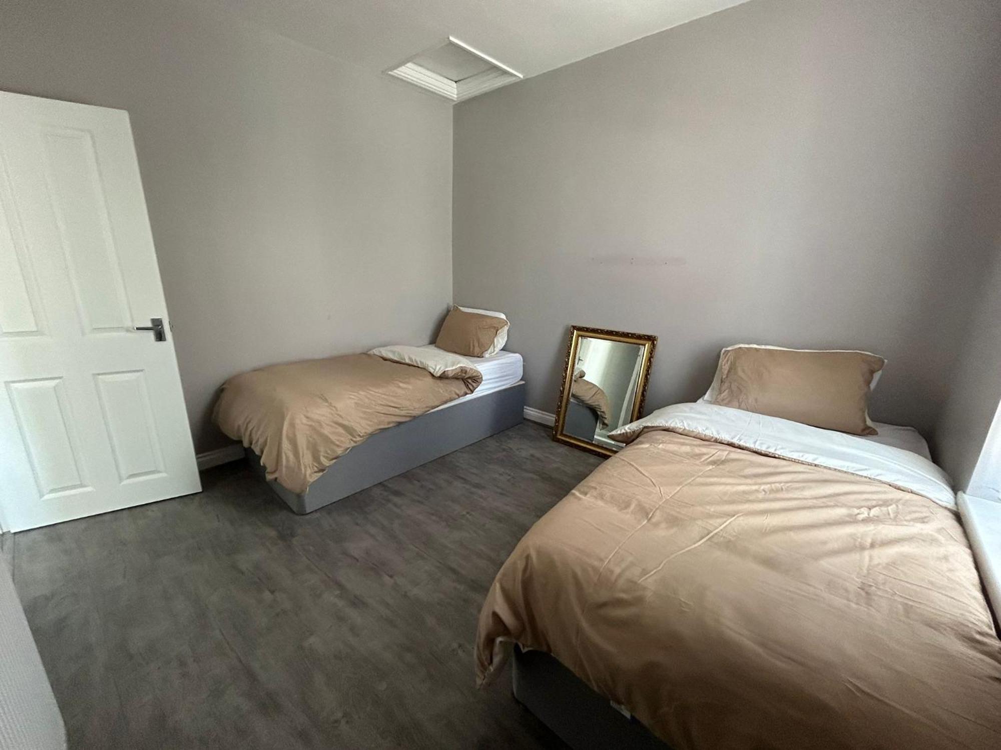 Improved Private House In Central Location Portsmouth Zewnętrze zdjęcie